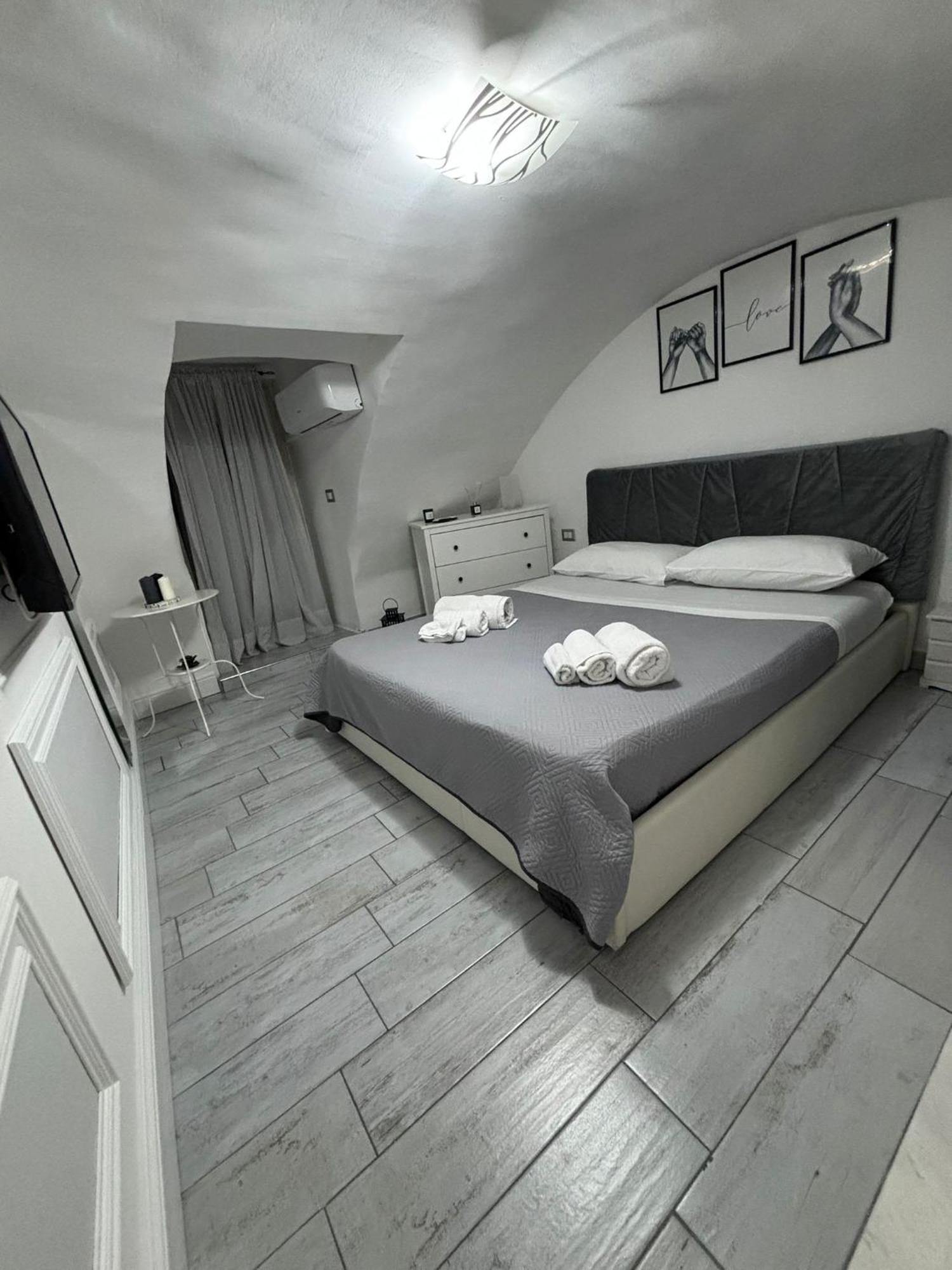 La Casa Di Zia Raf Apartment Naples Luaran gambar